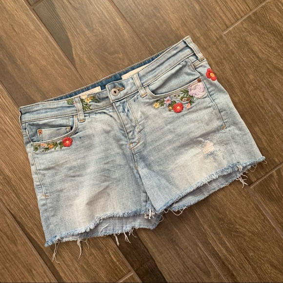 Pilcro and the Letterpress Pants - Anthropologie Pilcro & the Letterpress Floral Embroidered Slim Boyfriend Shorts